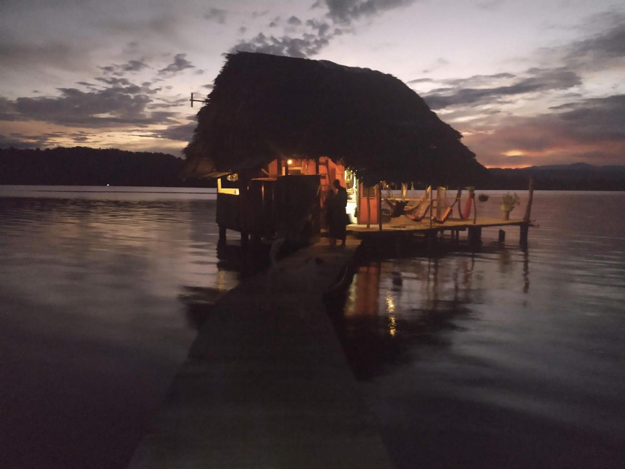 Cocovivo Hotel Bocas Town Bagian luar foto